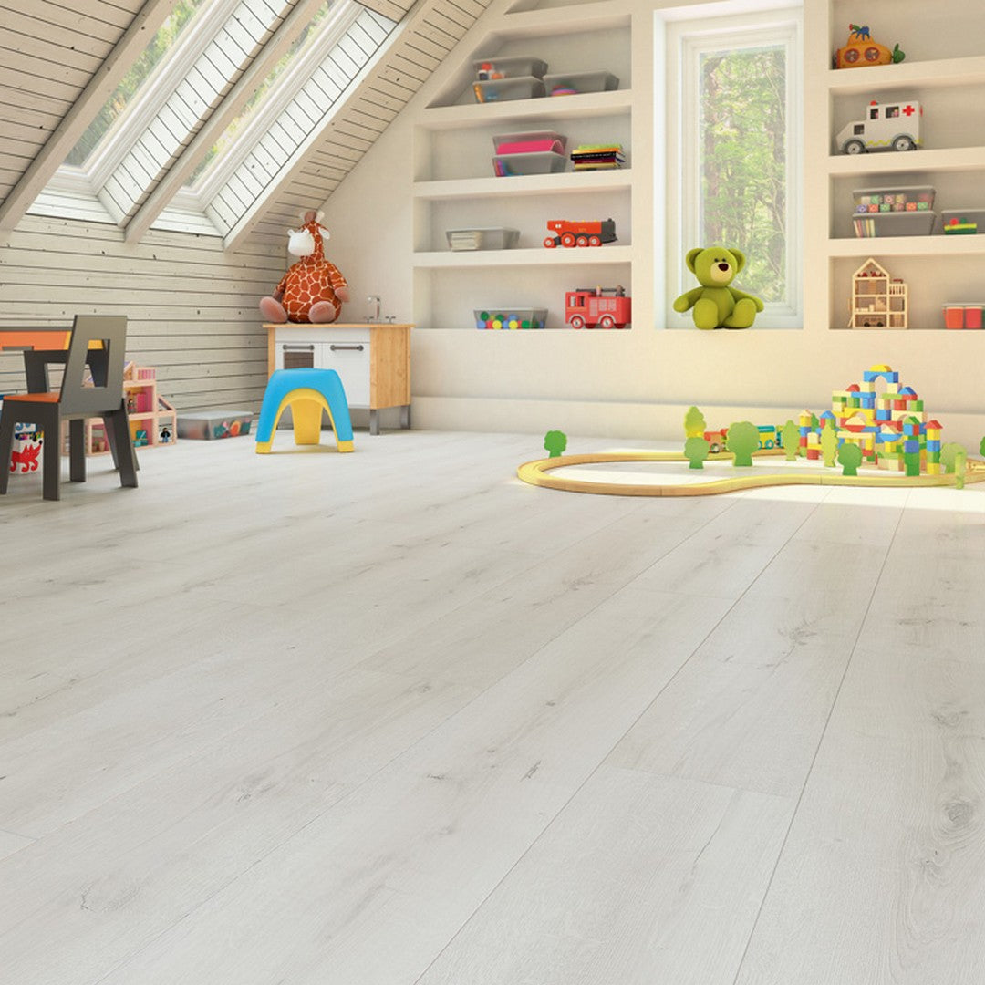 Inhaus-Sono-Eclipse-Wood-7.99-x-50.79-SPC-Vinyl-Plank-Beveled-Winter